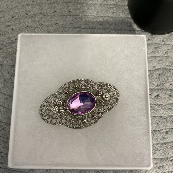 Gorgeous Vintage Rhinestone Lapel Oval Silver Tone Brooch. Absolutely gorgeous. - Picture 3 of 5